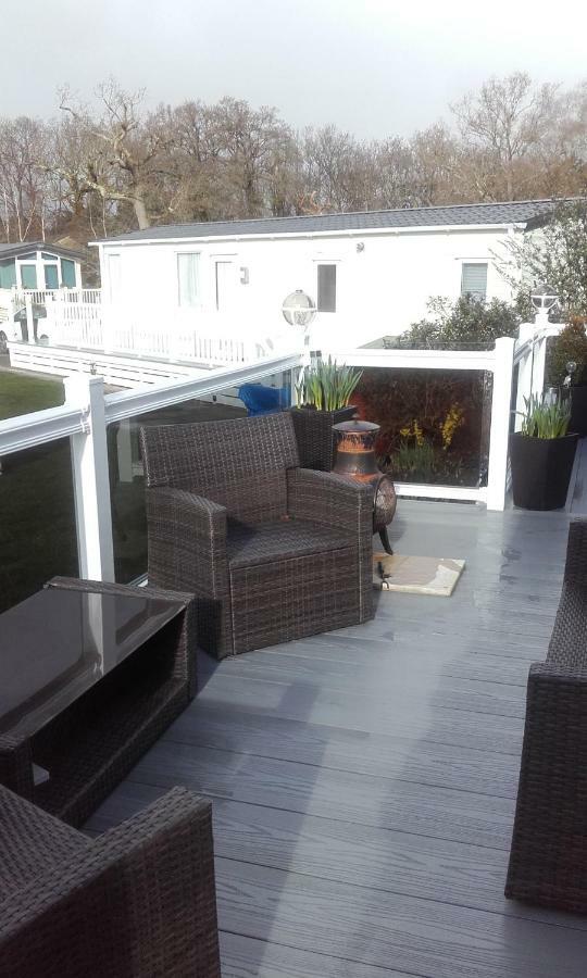 Luxury 6 Berth Lodge At Quince 10 Ferndown Exteriör bild